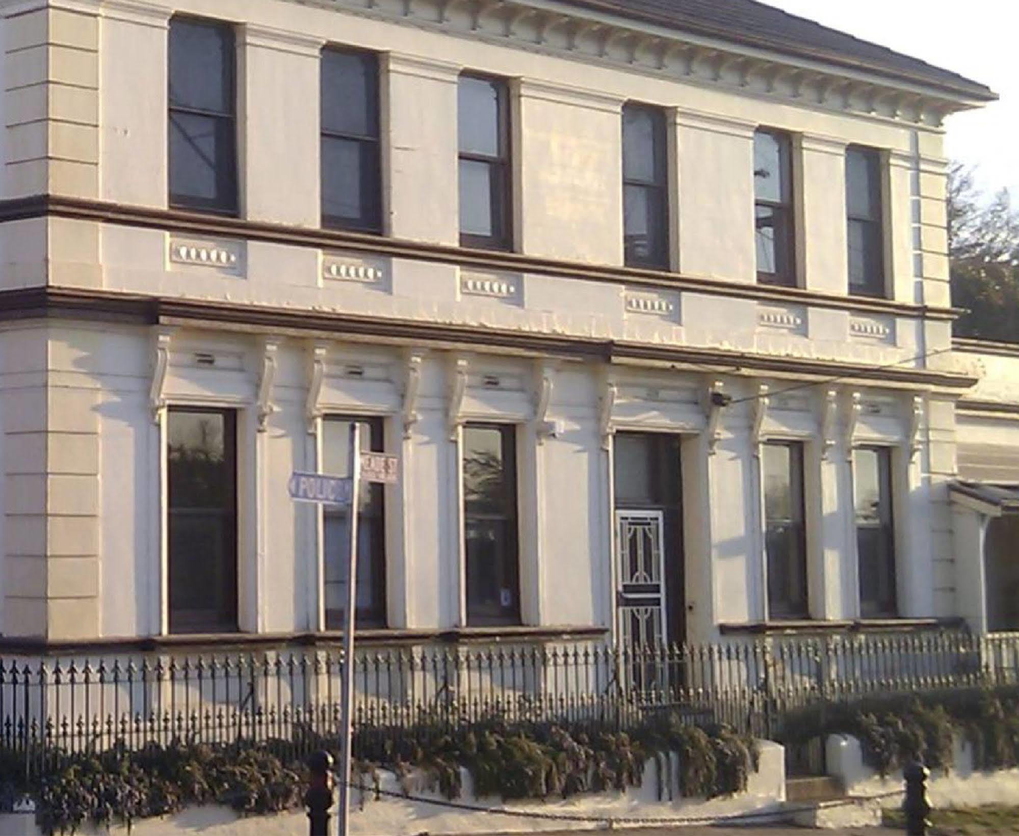 The Bank Guesthouse Glen Innes Exteriör bild